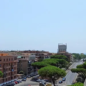 https://attico-ostia.it-romehotels.com