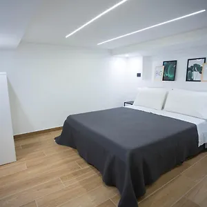 https://little-rose-napoli.hotels-amalfi.com