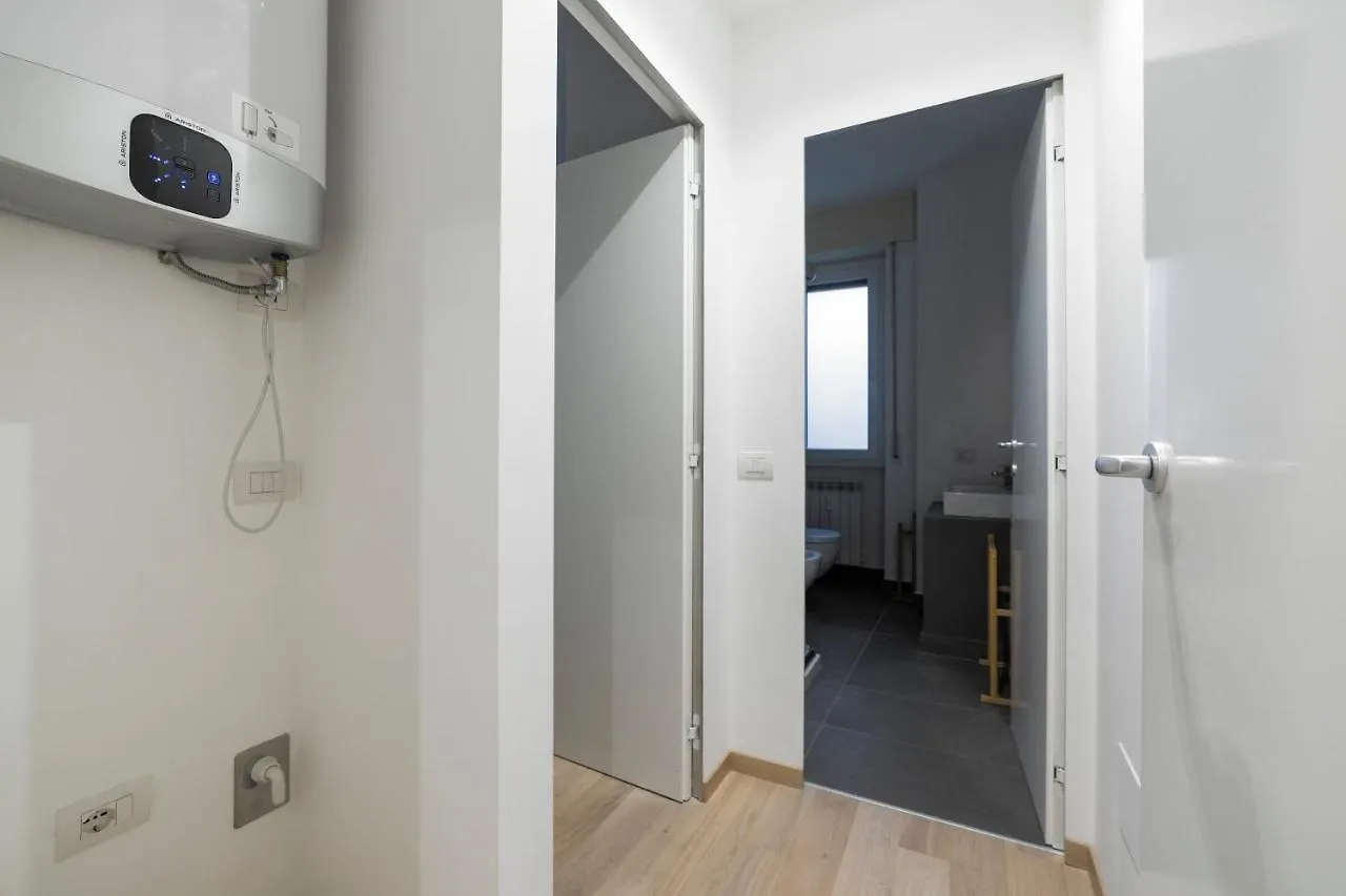 Milano Cosy Apt With Balcony! 0*,  Italia